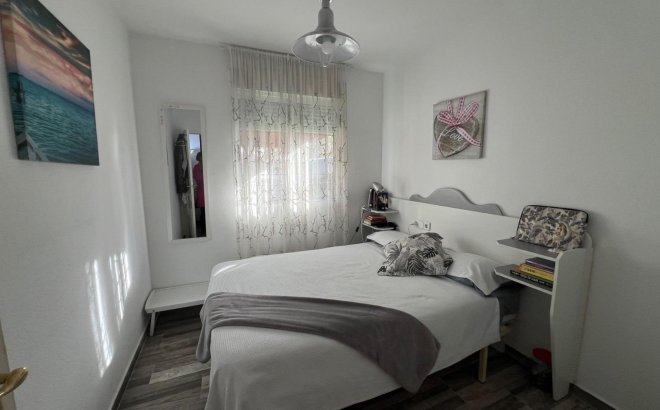 Herverkoop - Town House -
Torrevieja - Calas Blanca