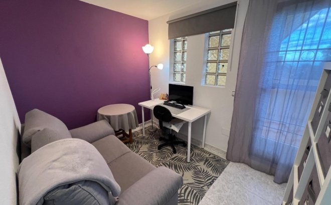 Herverkoop - Town House -
Torrevieja - Calas Blanca