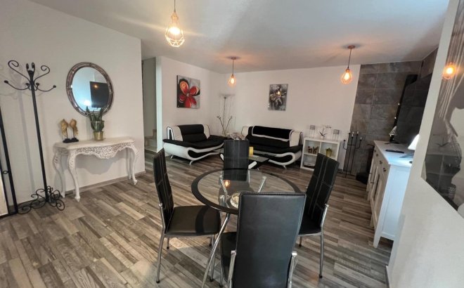 Herverkoop - Town House -
Torrevieja - Calas Blanca