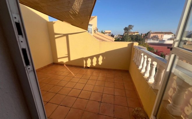 Herverkoop - Town House -
Torrevieja - Calas Blanca