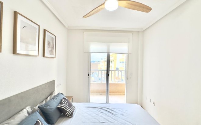 Herverkoop - Appartement -
Torrevieja - Centro