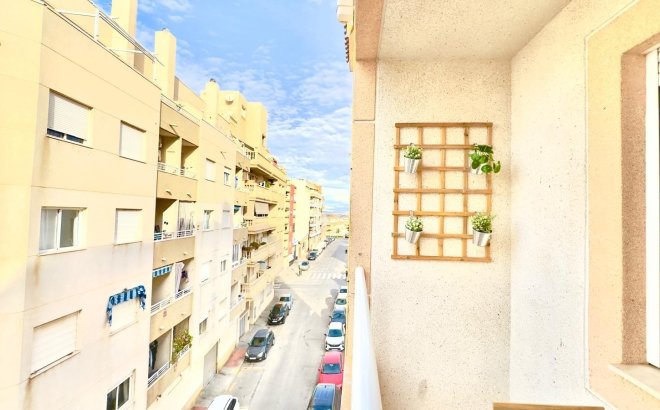 Herverkoop - Appartement -
Torrevieja - Centro
