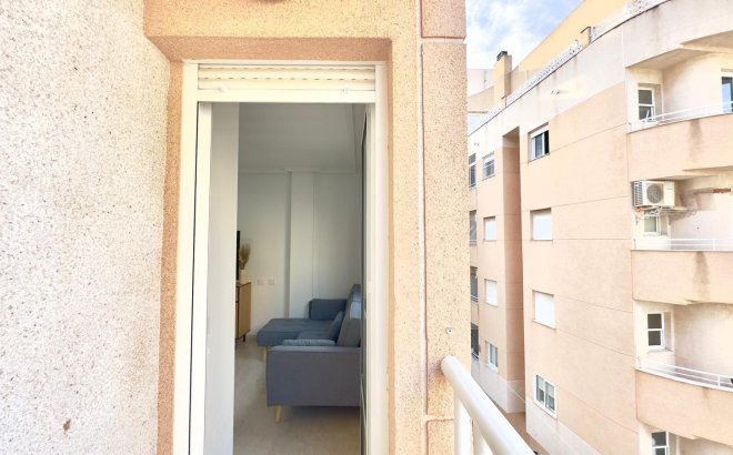 Herverkoop - Appartement -
Torrevieja - Centro