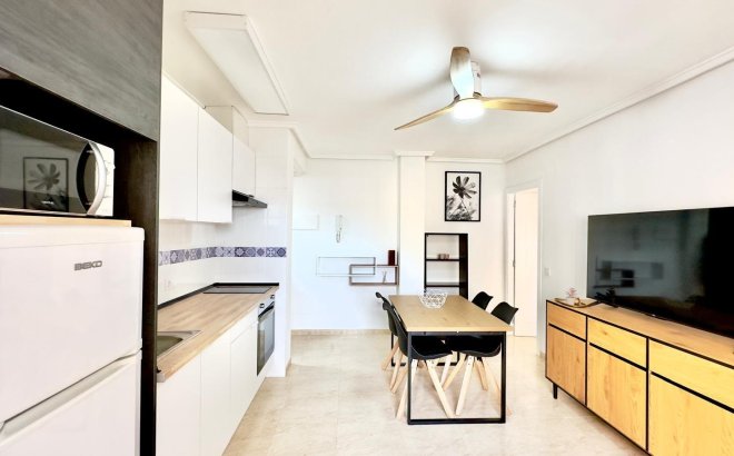 Herverkoop - Appartement -
Torrevieja - Centro