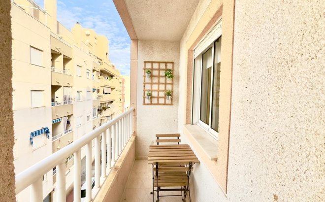 Herverkoop - Appartement -
Torrevieja - Centro