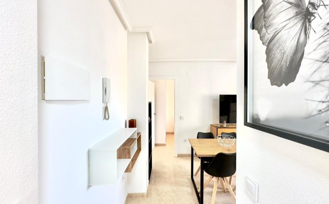 Herverkoop - Appartement -
Torrevieja - Centro