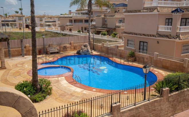 Resale - Town House -
Orihuela Costa - Los Dolses