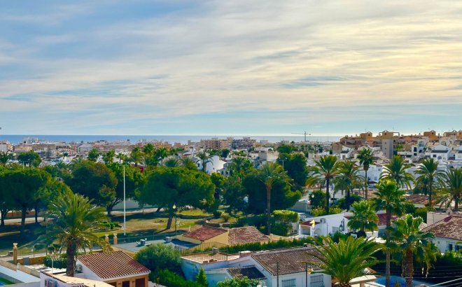 Herverkoop - Appartement -
Torrevieja - Playa del Cura
