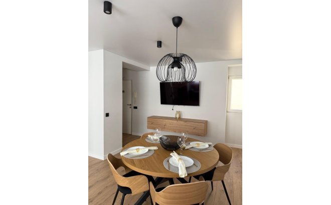 Revente - Appartement -
Torrevieja - Paseo Maritimo