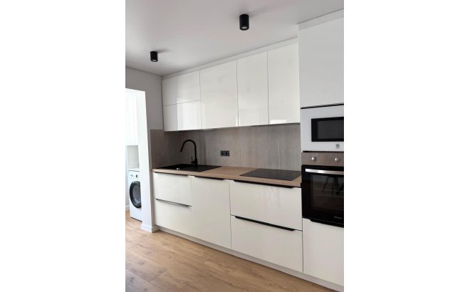 Revente - Appartement -
Torrevieja - Paseo Maritimo