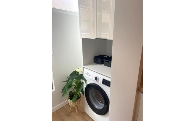 Revente - Appartement -
Torrevieja - Paseo Maritimo