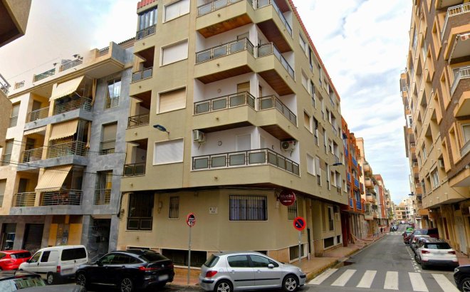 Revente - Appartement -
Torrevieja - Paseo Maritimo