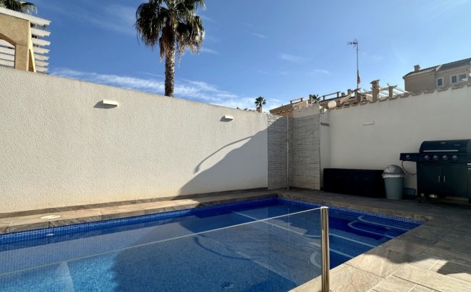Resale - Villa -
Orihuela Costa - Costa Blanca