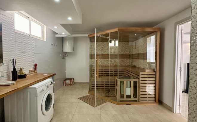 Resale - Villa -
Orihuela Costa - Costa Blanca