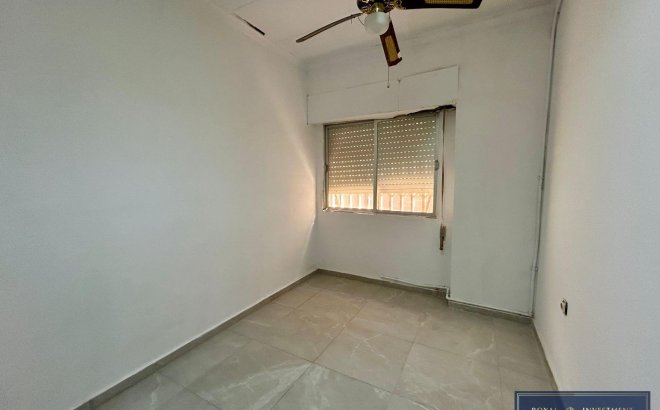 Resale - Apartment -
Torrevieja - Centro