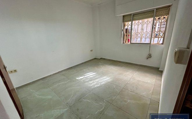 Resale - Apartment -
Torrevieja - Centro