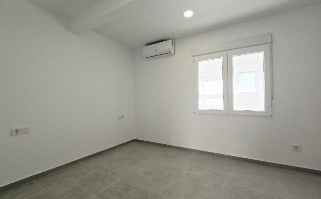 Revente - Penthouse -
Torrevieja - Playa del Cura