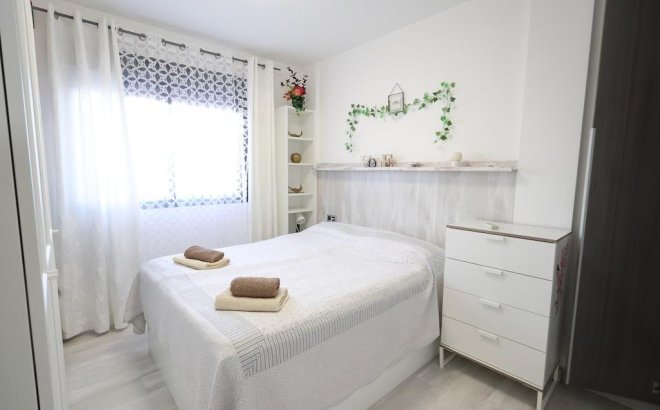 Herverkoop - Bungalow -
Orihuela Costa - Costa Blanca