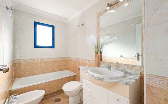 Revente - Appartement -
Orihuela Costa - Costa Blanca