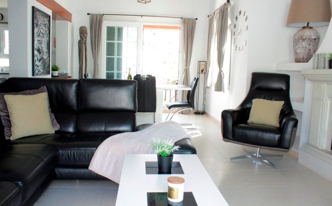 Resale - Villa -
Orihuela Costa - Costa Blanca