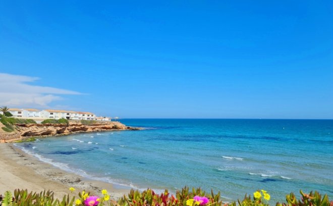 Resale - Villa -
Orihuela Costa - Costa Blanca