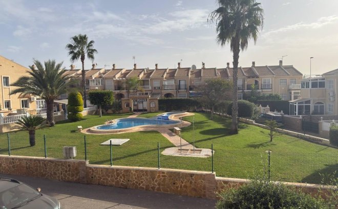 Resale - Town House -
Torrevieja - Aguas Nuevas