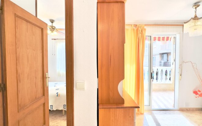 Resale - Apartment -
Torrevieja - Centro