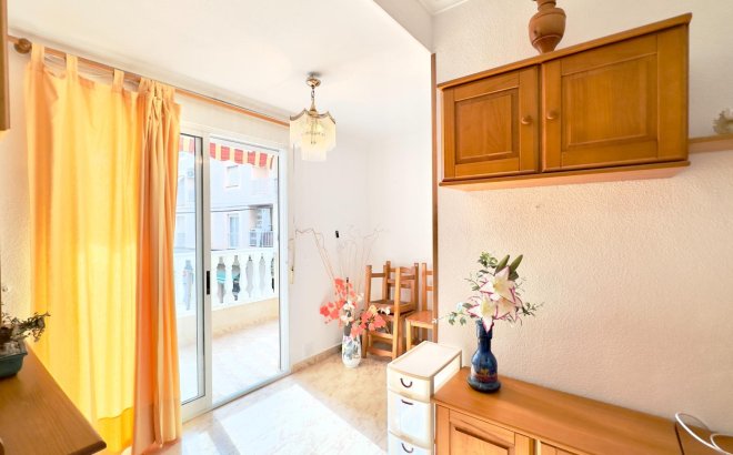 Resale - Apartment -
Torrevieja - Centro