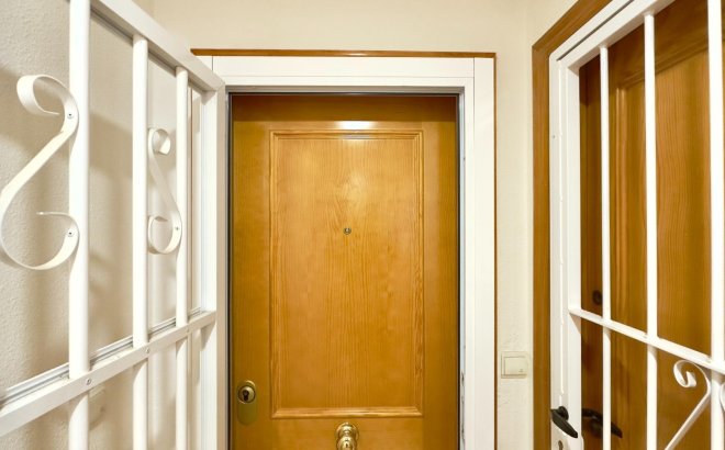 Resale - Apartment -
Torrevieja - Centro