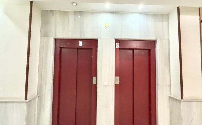 Resale - Apartment -
Torrevieja - Centro