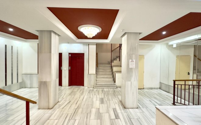 Resale - Apartment -
Torrevieja - Centro