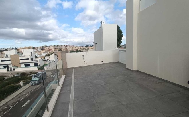 Resale - Villa -
Villamartin - Costa Blanca