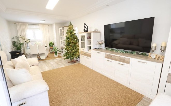 Resale - Villa -
San Miguel de Salinas - Inland