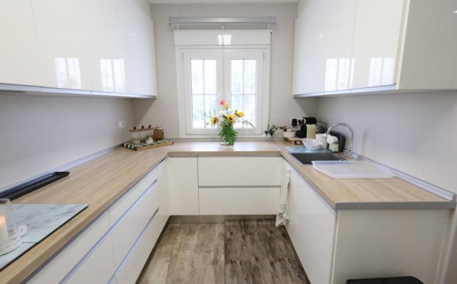 Resale - Villa -
San Miguel de Salinas - Inland