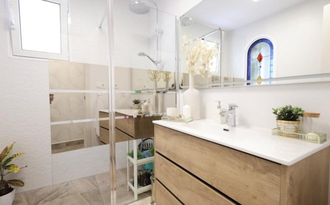 Resale - Villa -
San Miguel de Salinas - Inland