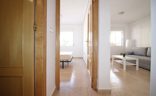 Resale - Bungalow -
Orihuela Costa - La Florida