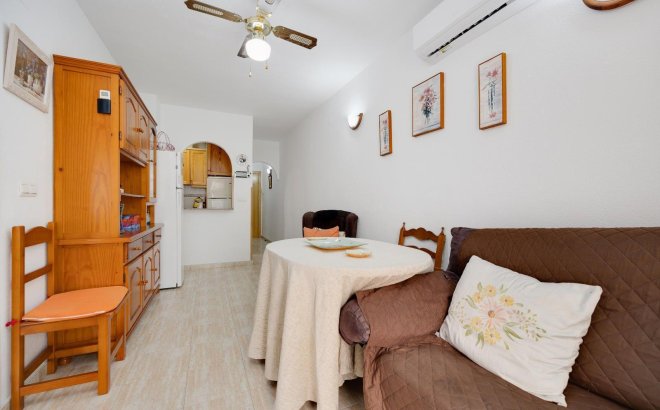 Resale - Apartment -
Torrevieja - Centro