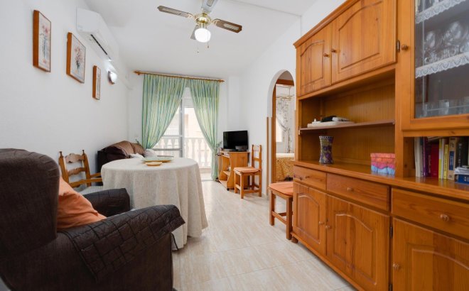 Resale - Apartment -
Torrevieja - Centro