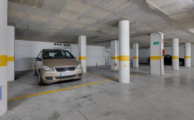 Resale - Apartment -
Torrevieja - Centro