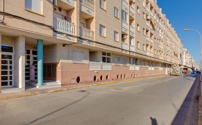 Resale - Apartment -
Torrevieja - Centro