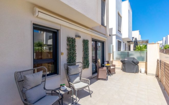 Resale - Villa -
Torrevieja - Costa Blanca