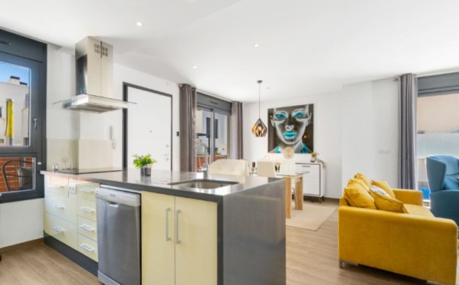 Resale - Villa -
Torrevieja - Costa Blanca