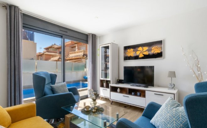 Resale - Villa -
Torrevieja - Costa Blanca