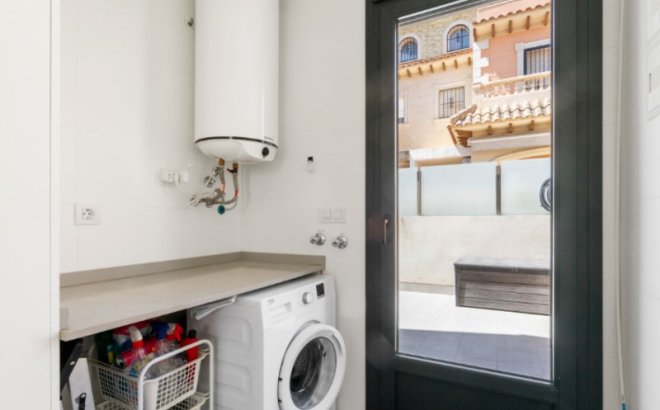 Resale - Villa -
Torrevieja - Costa Blanca