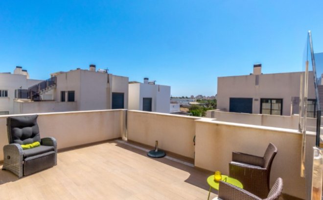 Resale - Villa -
Torrevieja - Costa Blanca