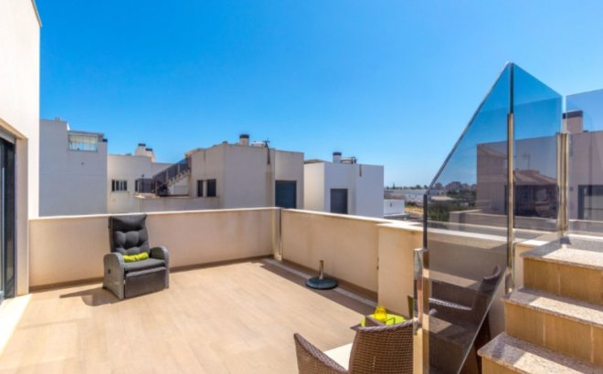 Resale - Villa -
Torrevieja - Costa Blanca