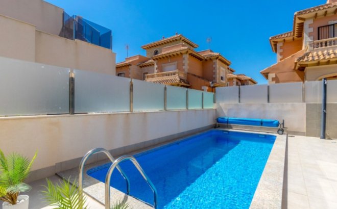 Resale - Villa -
Torrevieja - Costa Blanca