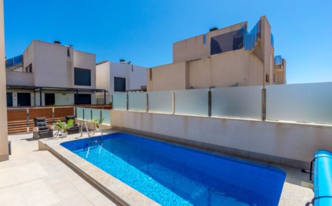 Resale - Villa -
Torrevieja - Costa Blanca
