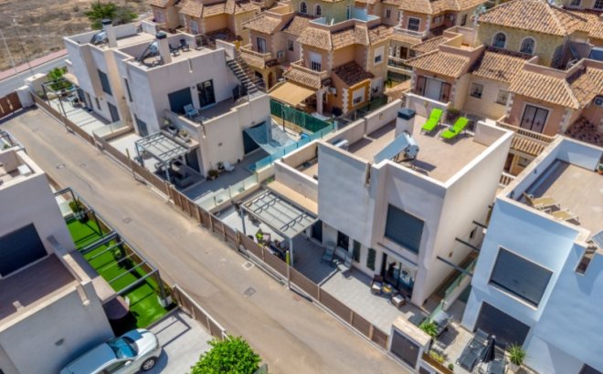 Resale - Villa -
Torrevieja - Costa Blanca