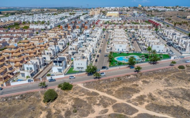 Resale - Villa -
Torrevieja - Costa Blanca